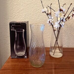 Glass Bud Vase - Fluted Shape & Swirl Design - 7 inches
